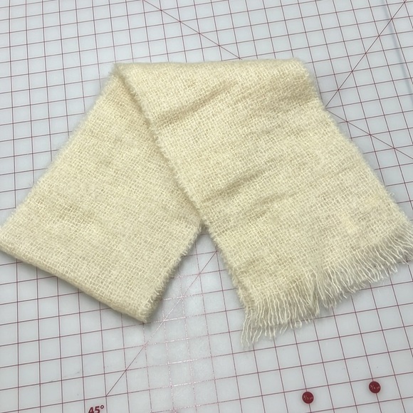 HEATHER-GLEN Vintage Mohair/New Wool Cream Loose Weave Scotland Fringe Scarf - Picture 5 of 9